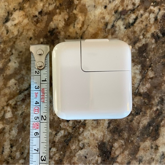 Apple 12W USB Power Adapter - Picture 4 of 6
